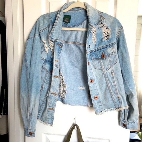 Distressed denim jacket - Picture 5 of 6